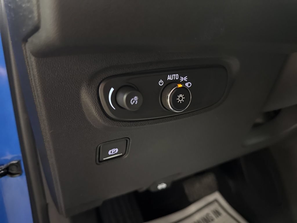 Used 2024 GMC Terrain SLE AWD/4WD image 22