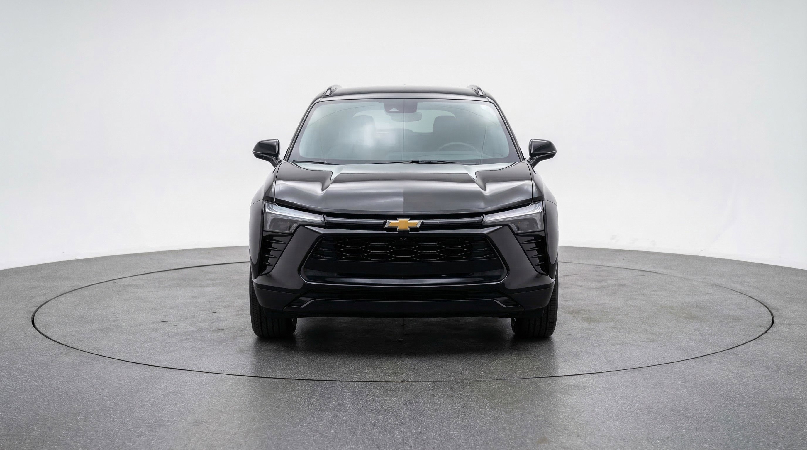 Used 2025 Chevrolet Blazer LT FWD image 2