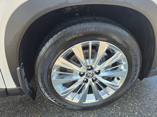 Used 2024 Toyota Grand Highlander AWD image 31