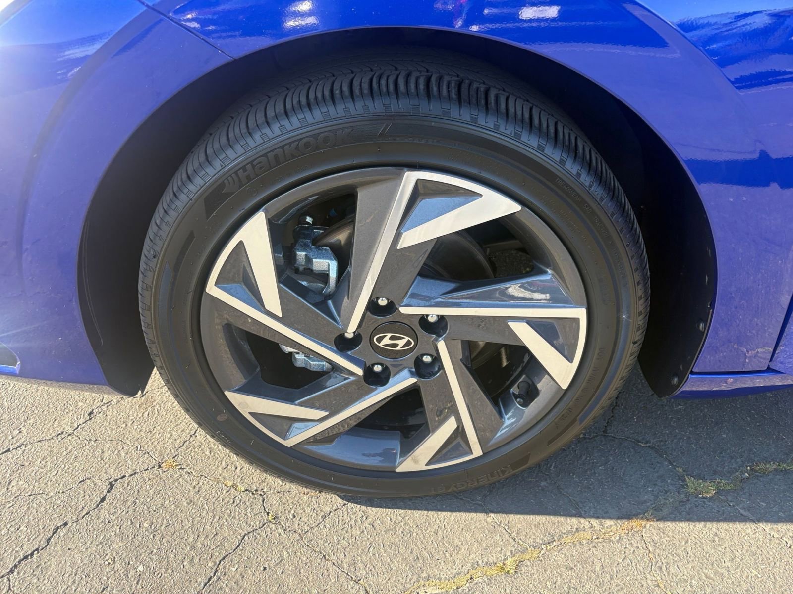 Used 2025 Hyundai Elantra SEL image 31