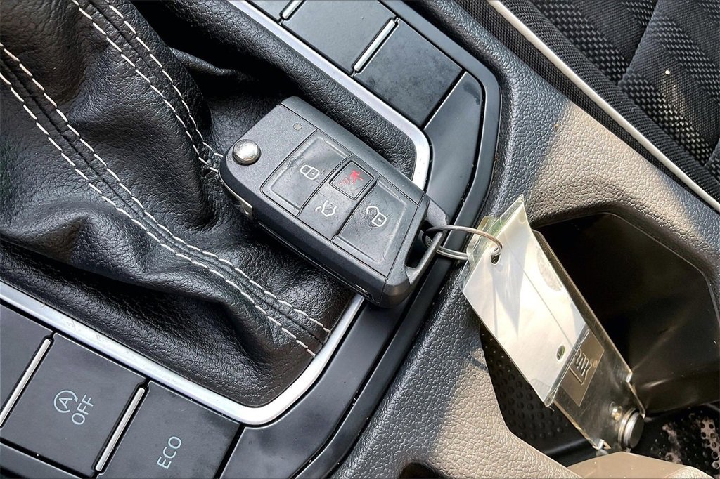 Used 2024 Volkswagen Jetta Sport image 36