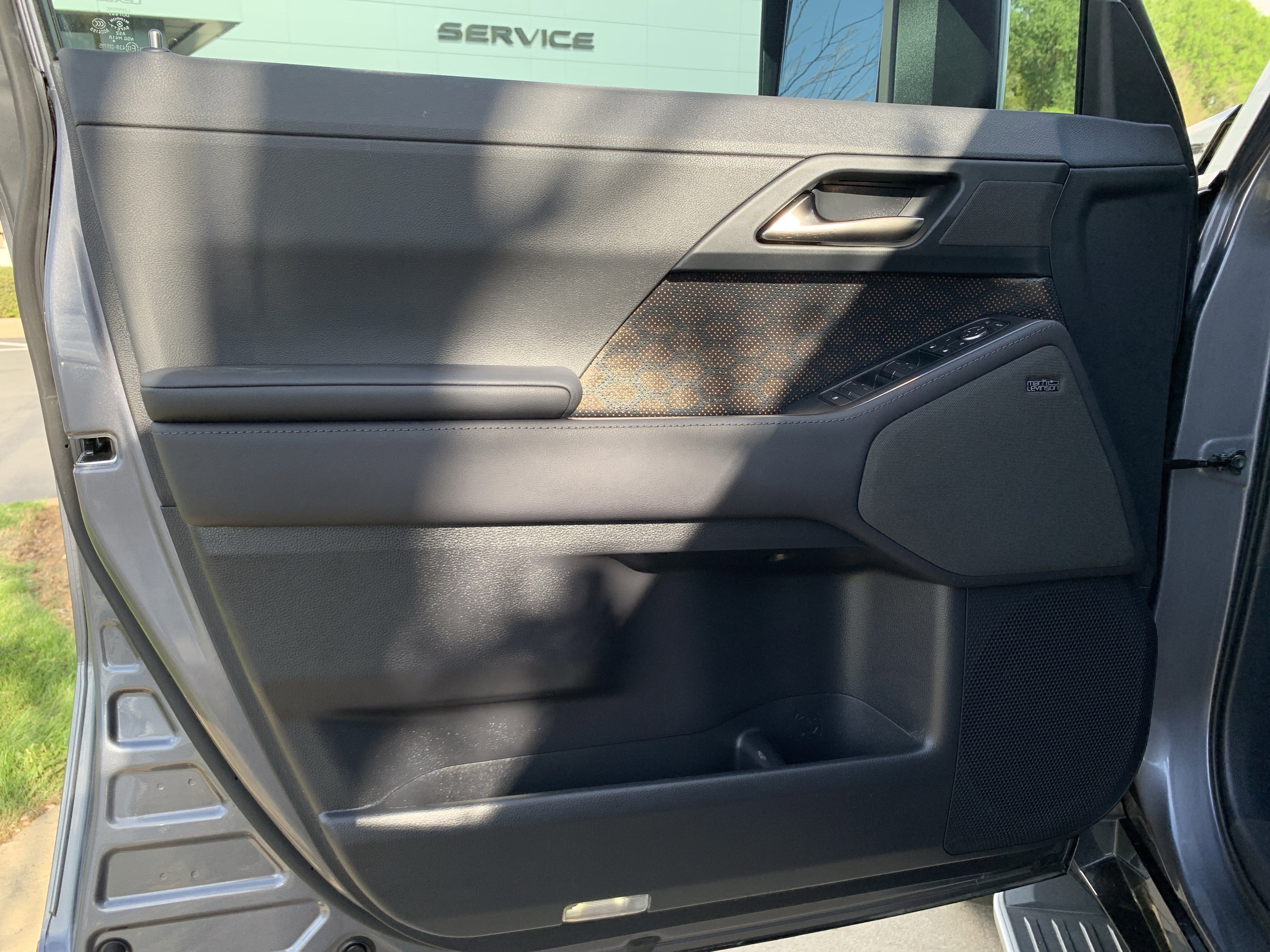 Used 2024 Lexus GX 550 w/ Accessory Package (2T) image 14