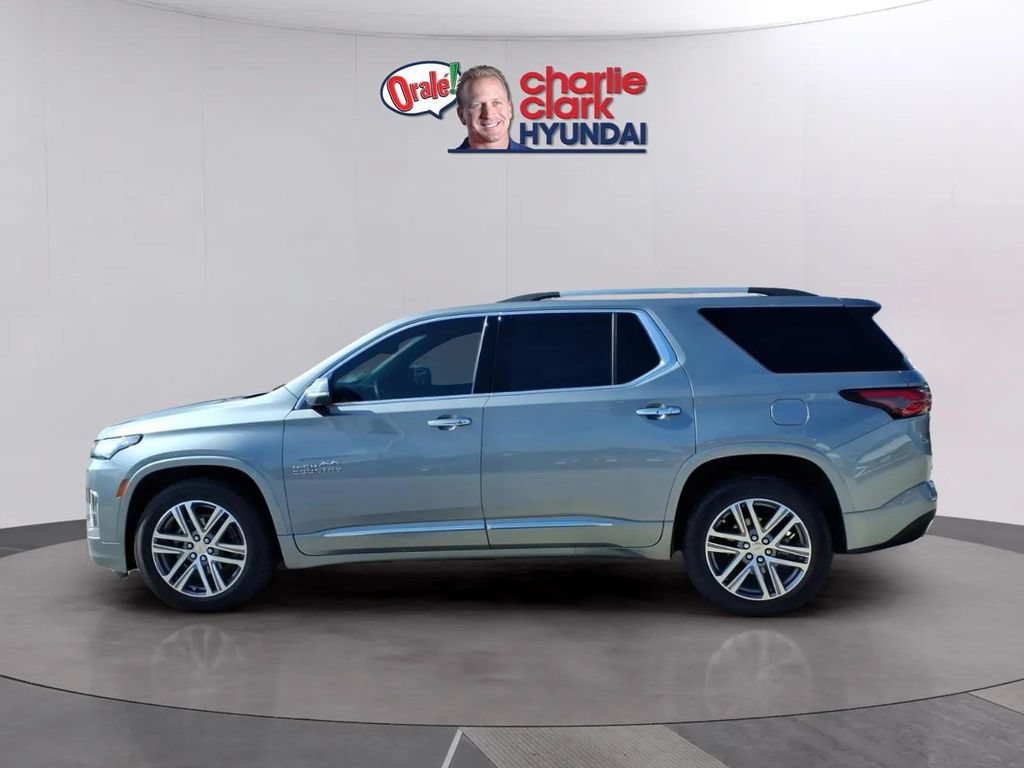 Used 2023 Chevrolet Traverse High Country AWD/4WD image 2