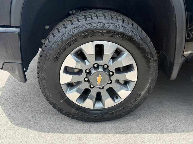 Used 2022 Chevrolet Silverado 2500 Custom w/ Custom Convenience Package AWD/4WD image 9