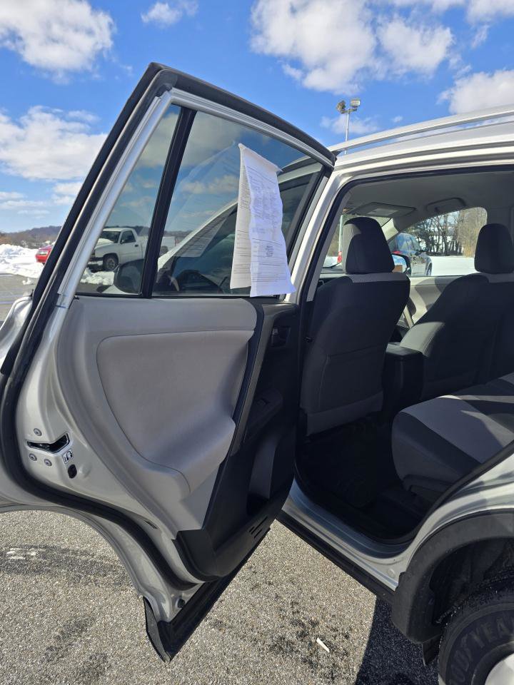 Used 2013 Toyota RAV4 LE image 7
