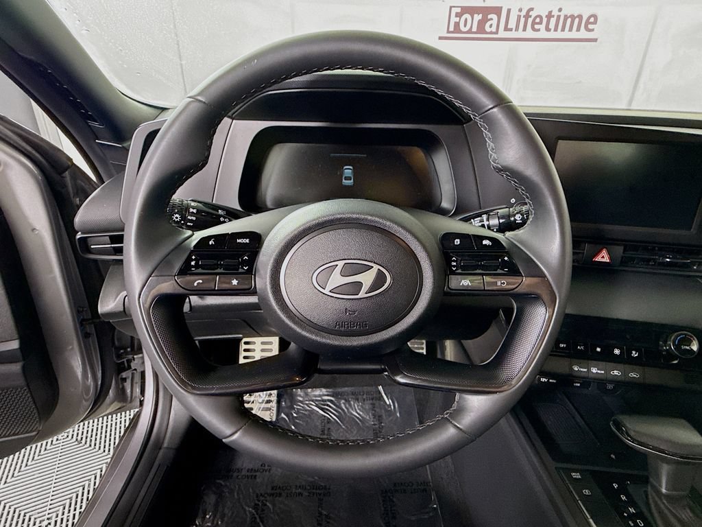 Certified 2025 Hyundai Elantra Sport FWD image 19