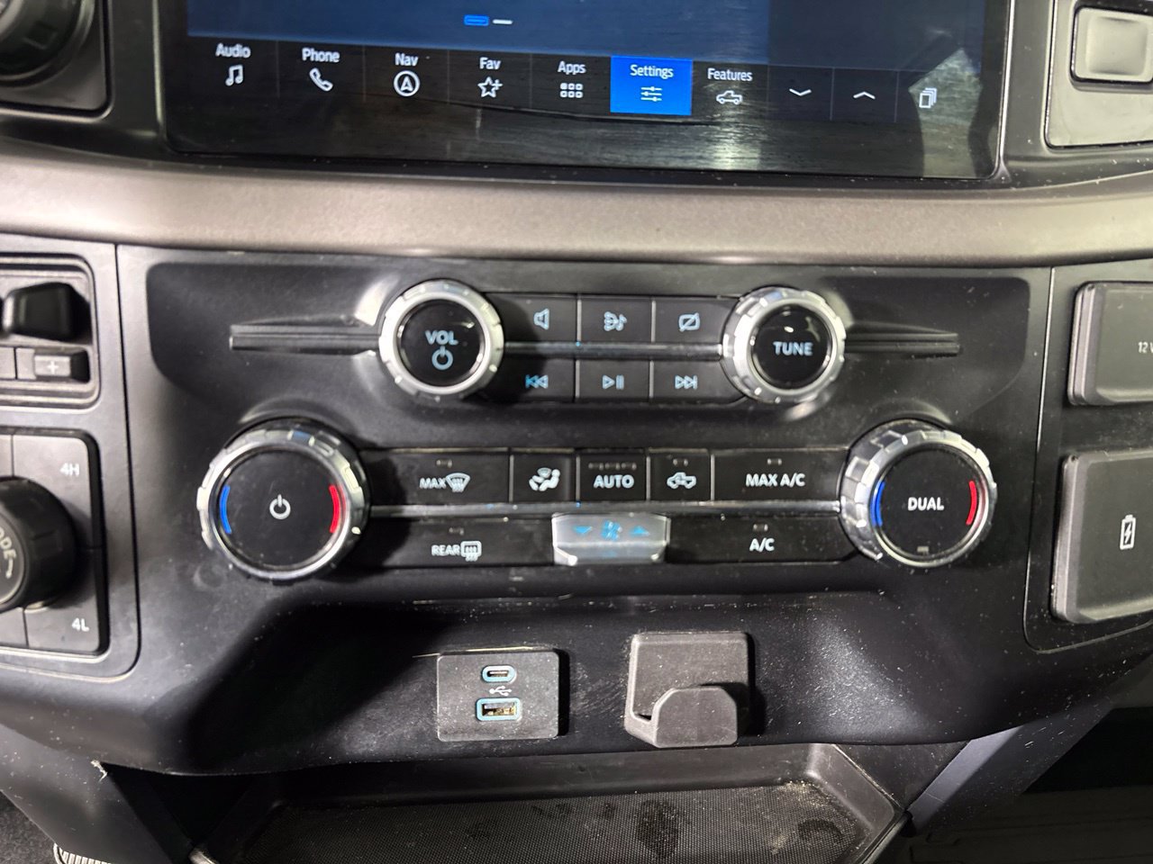 Used 2024 Ford F150 XLT w/ Tow/Haul Package AWD/4WD image 19