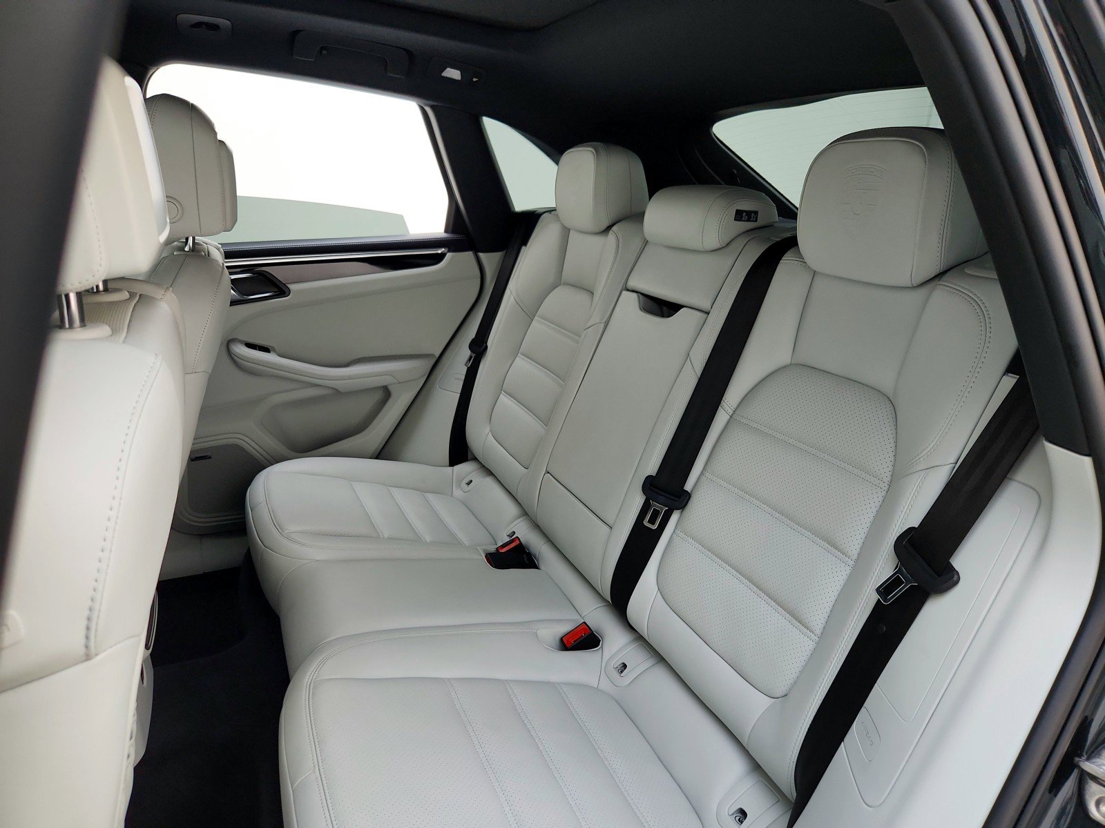 Used 2024 Porsche Macan S AWD/4WD image 27