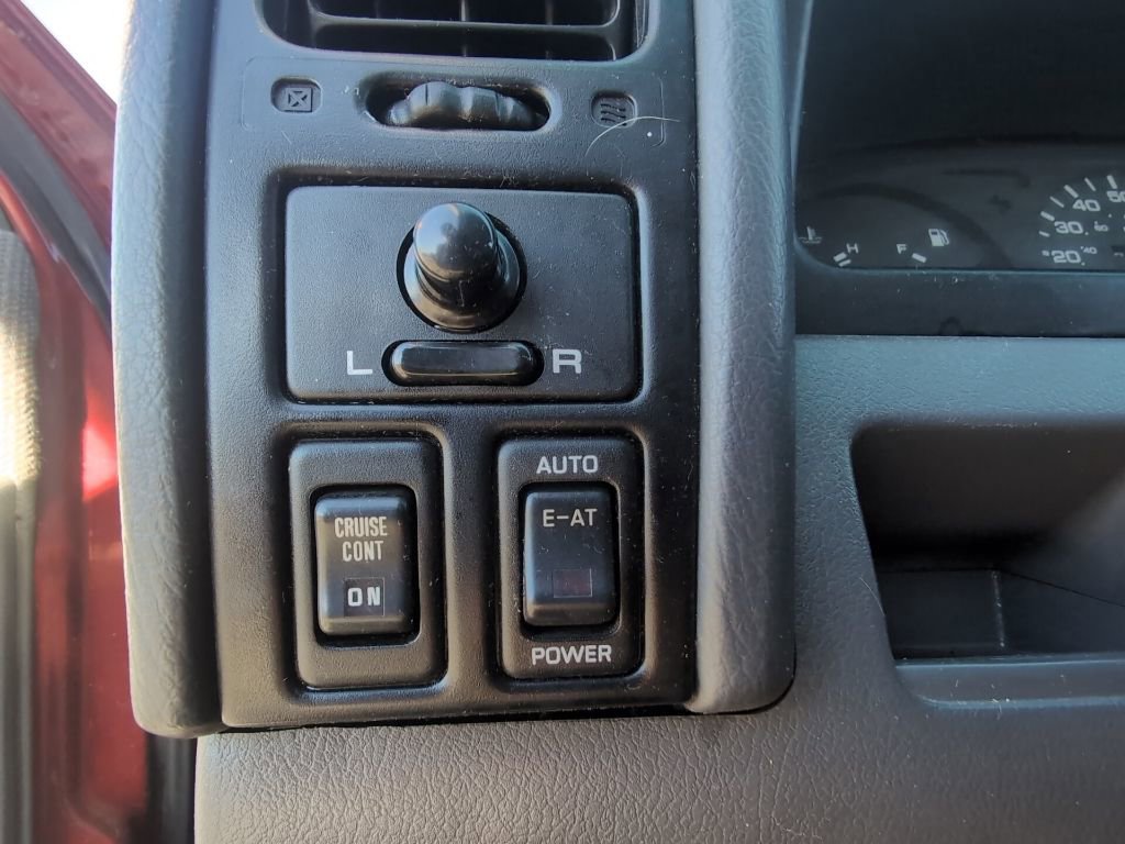 Used 1995 Nissan Pathfinder LE image 15