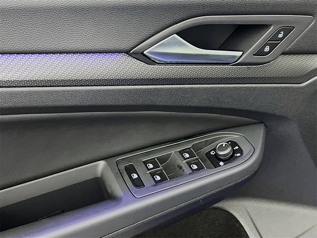 Used 2024 Volkswagen Golf R image 19