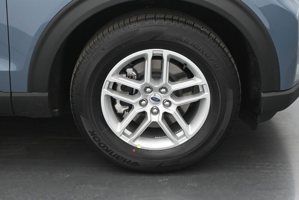 New 2026 Ford Explorer Active RWD image 23