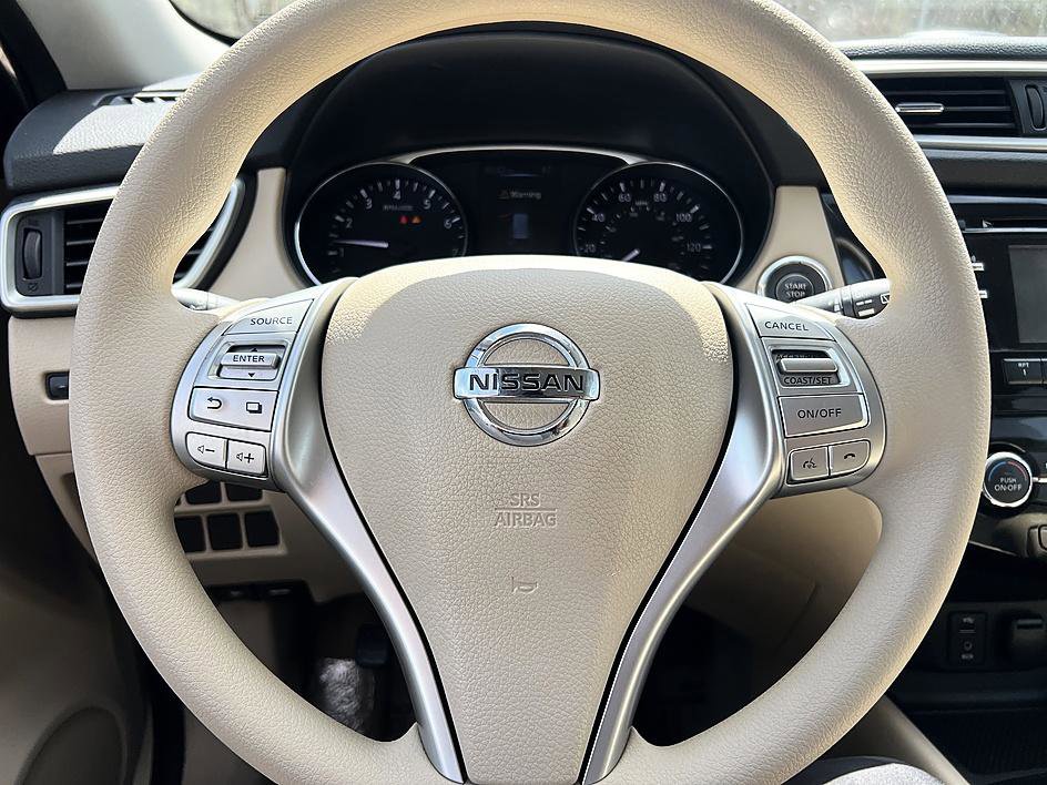 Used 2015 Nissan Rogue SV w/ SV Moonroof Package image 21