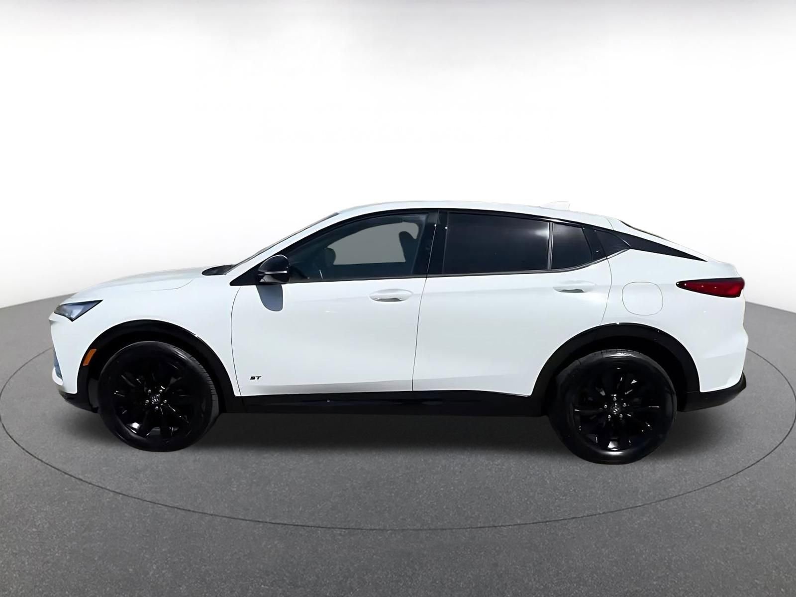 Used 2025 Buick Envista Sport Touring image 10