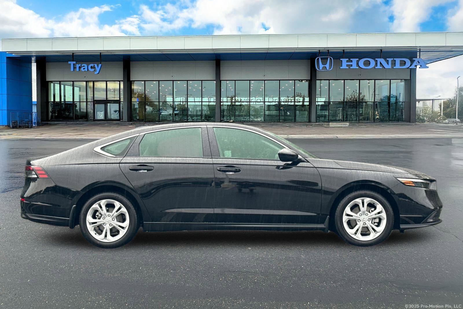 Certified 2025 Honda Accord LX image 3