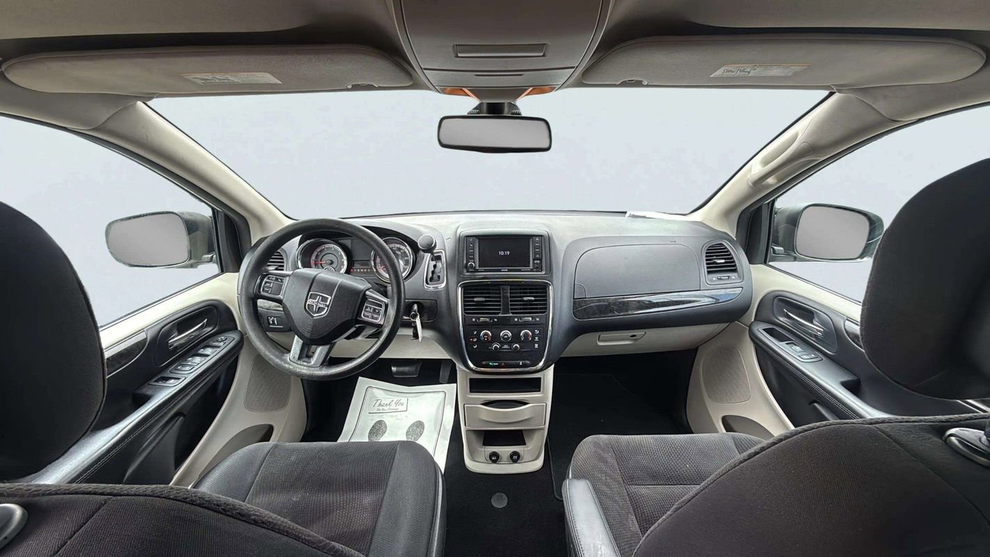 Used 2019 Dodge Grand Caravan SE w/ UConnect Hands-Free Group image 9