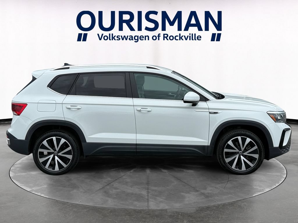 Used 2023 Volkswagen Taos SE FWD image 7