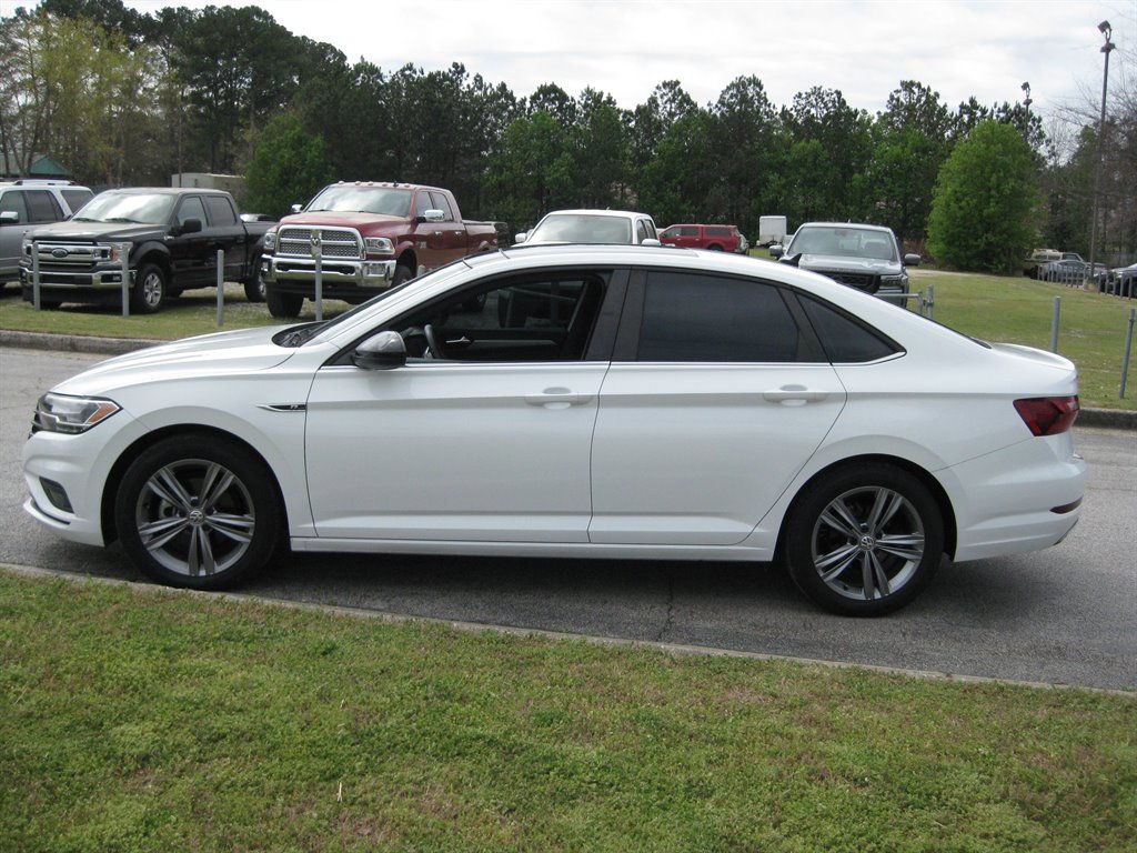 Used 2021 Volkswagen Jetta R-Line w/ R-Line Cold Weather Package image 4