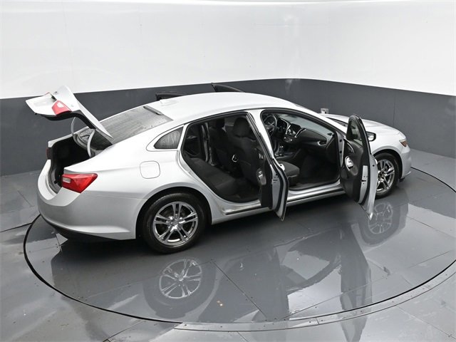 Used 2017 Chevrolet Malibu LT image 26