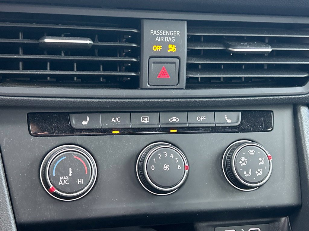 Used 2024 Volkswagen Jetta Sport FWD image 28
