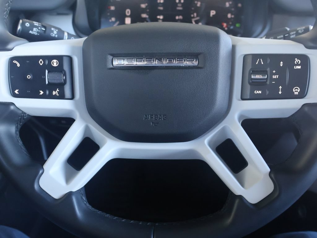 Used 2025 Land Rover Defender 110 S AWD/4WD image 13