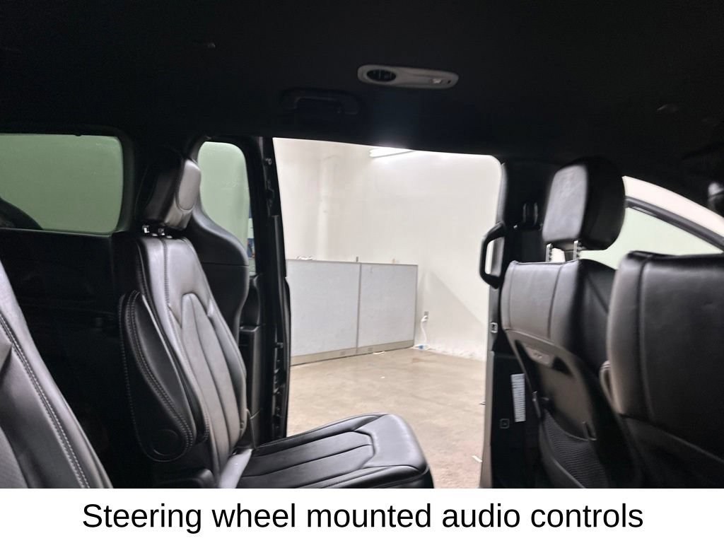 Used 2025 Chrysler Pacifica Select FWD image 23