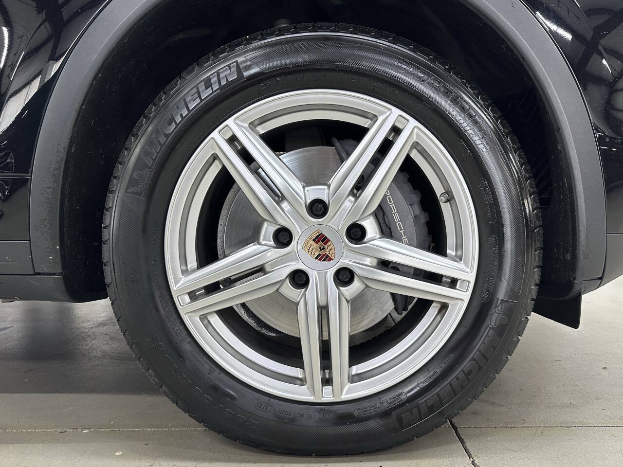 Used 2014 Porsche Cayenne Diesel AWD/4WD image 33