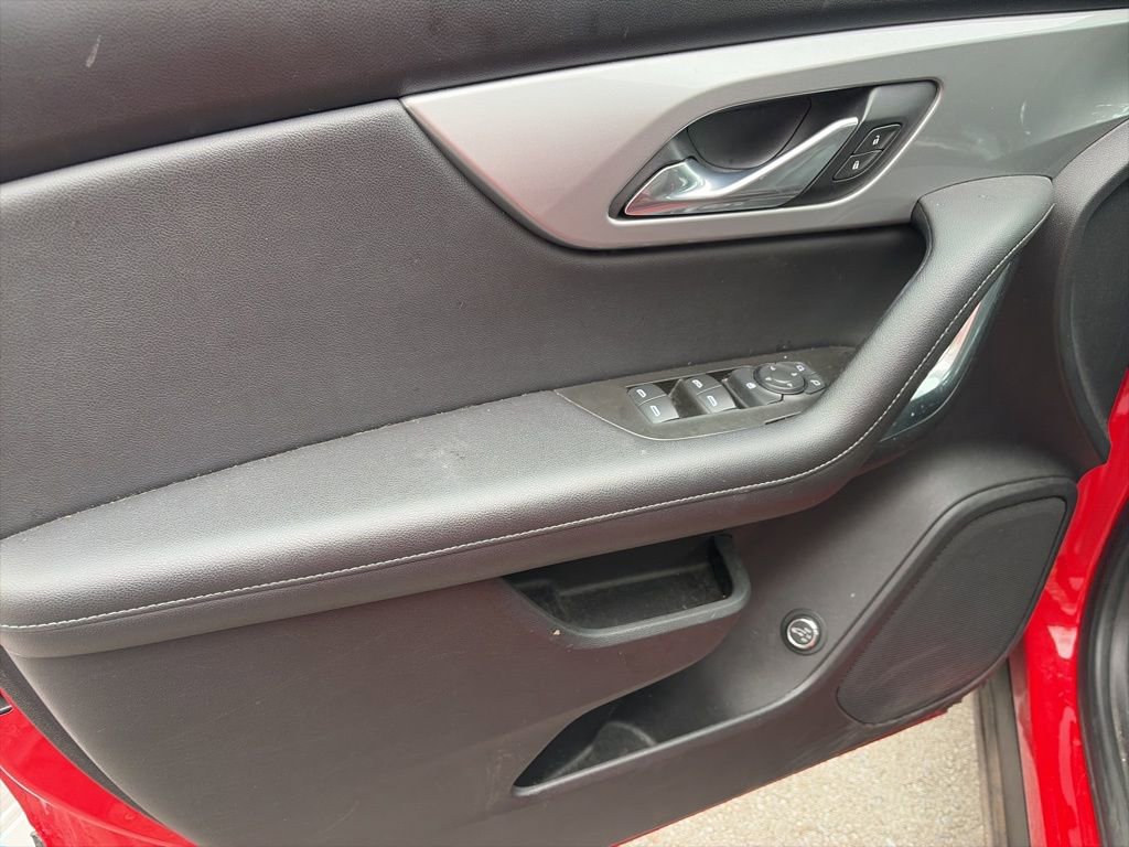 Used 2021 Chevrolet Blazer LT w/ LPO, Black Grille Bar Package image 8