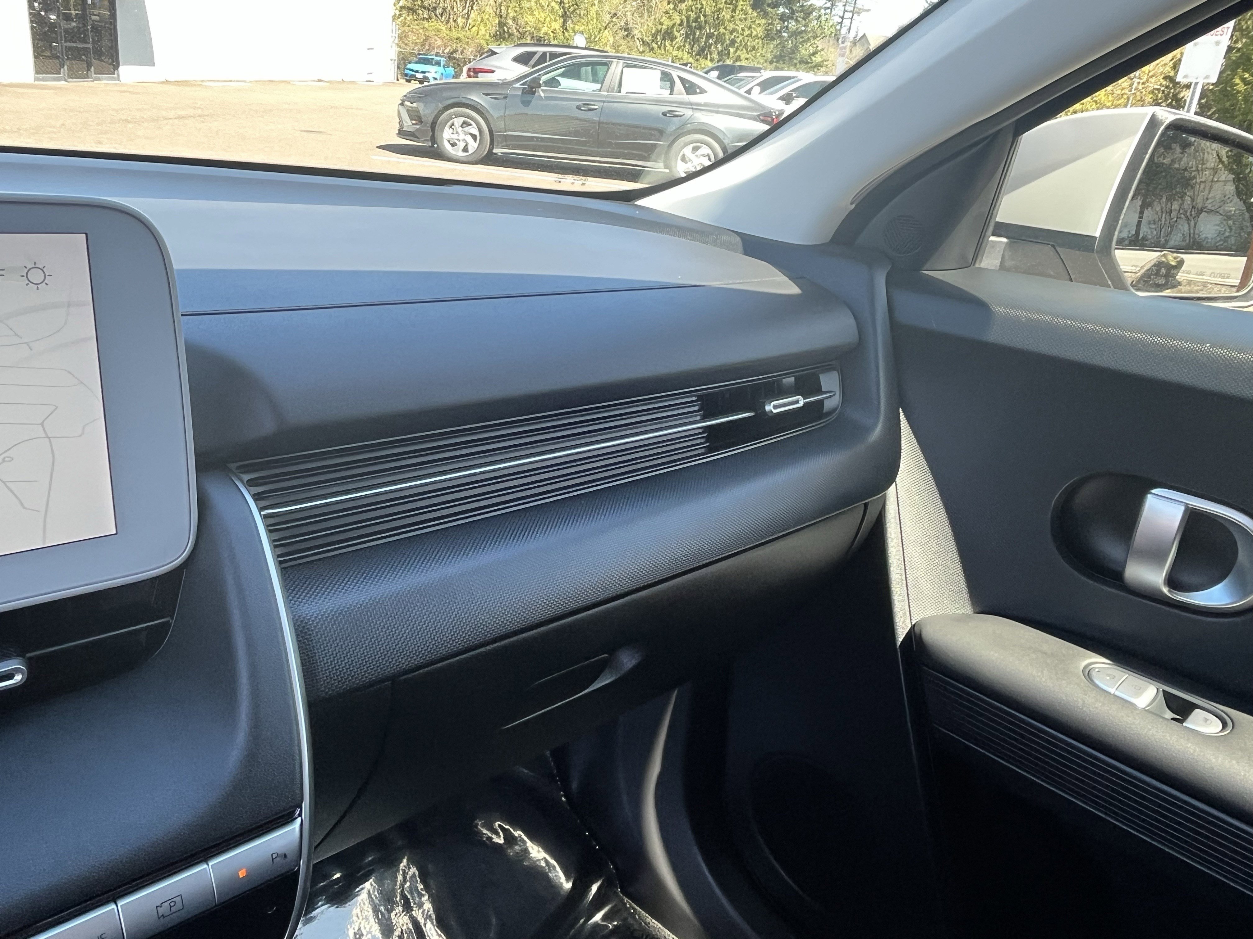 Certified 2024 Hyundai Ioniq 5 SE image 24