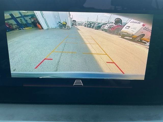 Used 2025 Buick Encore GX Preferred AWD/4WD image 2