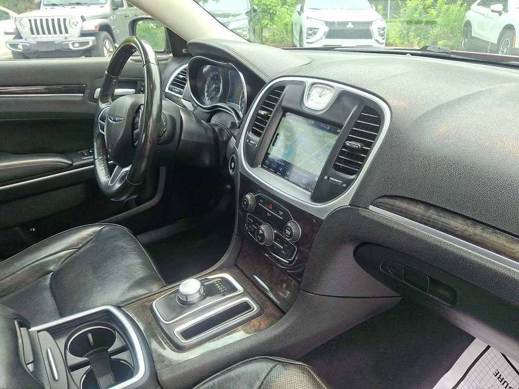 Used 2020 Chrysler 300 Limited AWD/4WD image 12