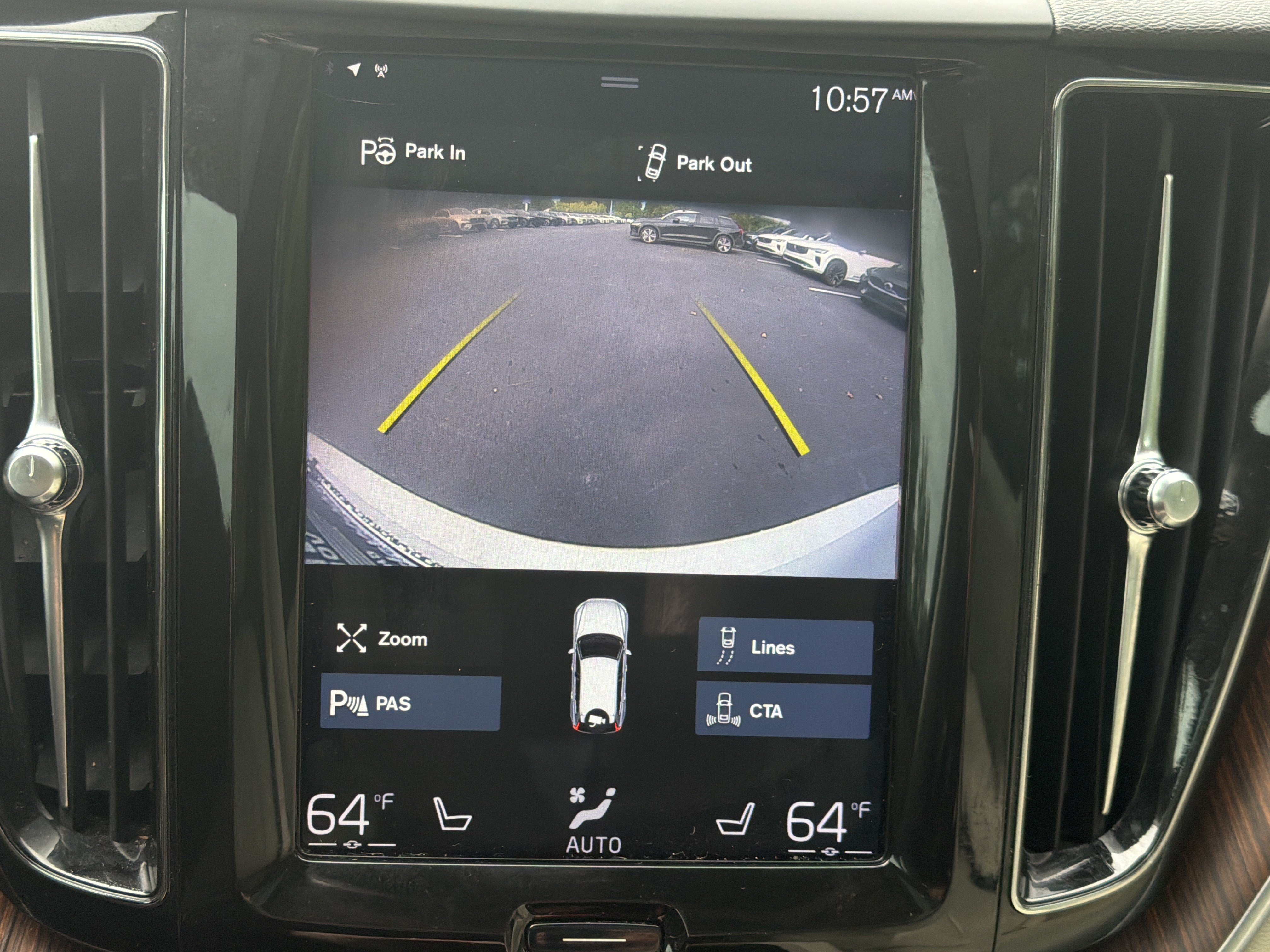 Used 2019 Volvo XC60 T5 Momentum w/ Premium Package FWD image 25