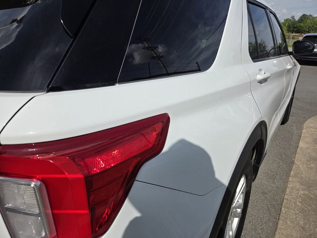 Used 2021 Ford Explorer XLT w/ Equipment Group 202A image 8