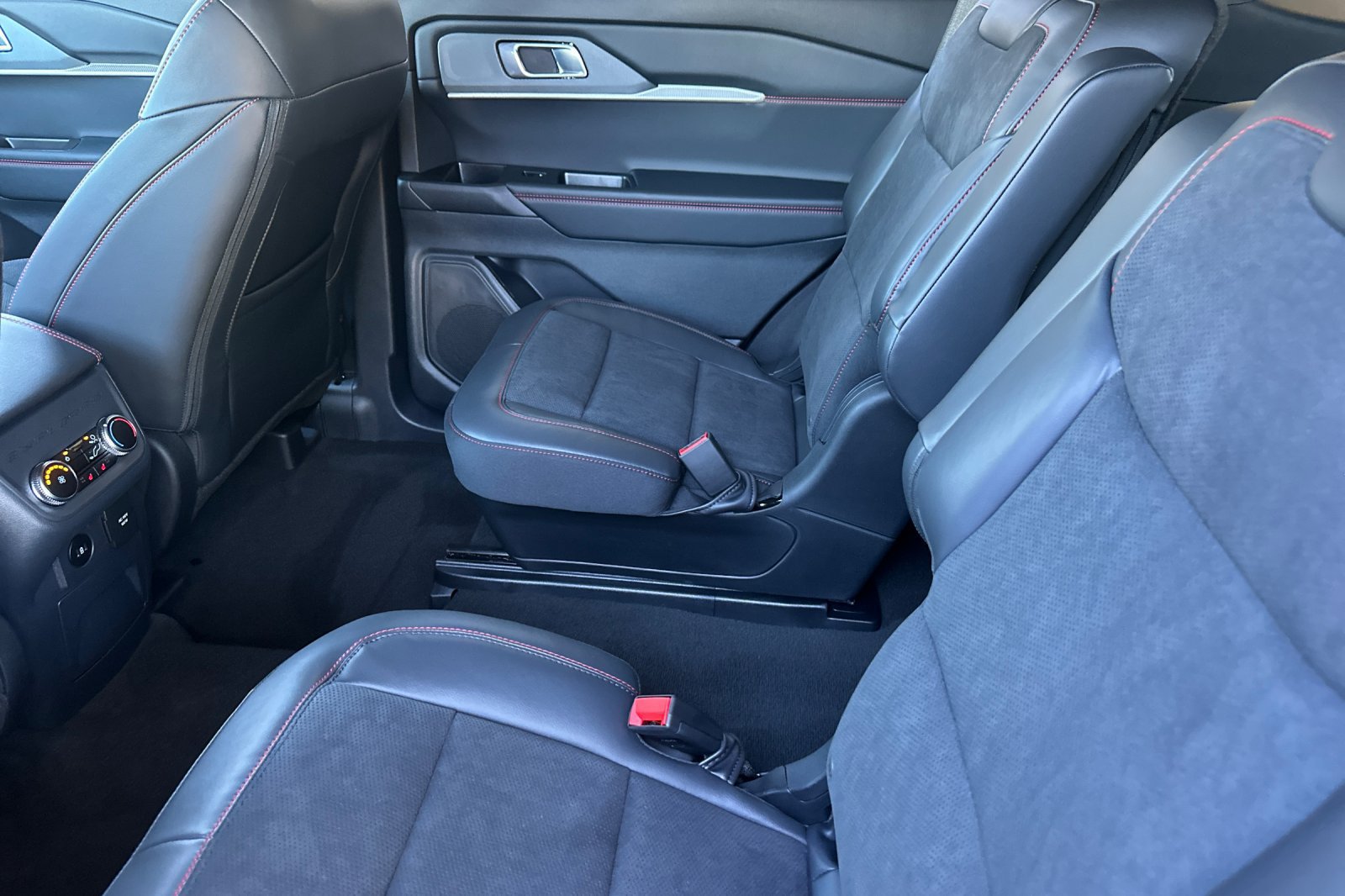 New 2027 Ford Explorer ST AWD/4WD image 12