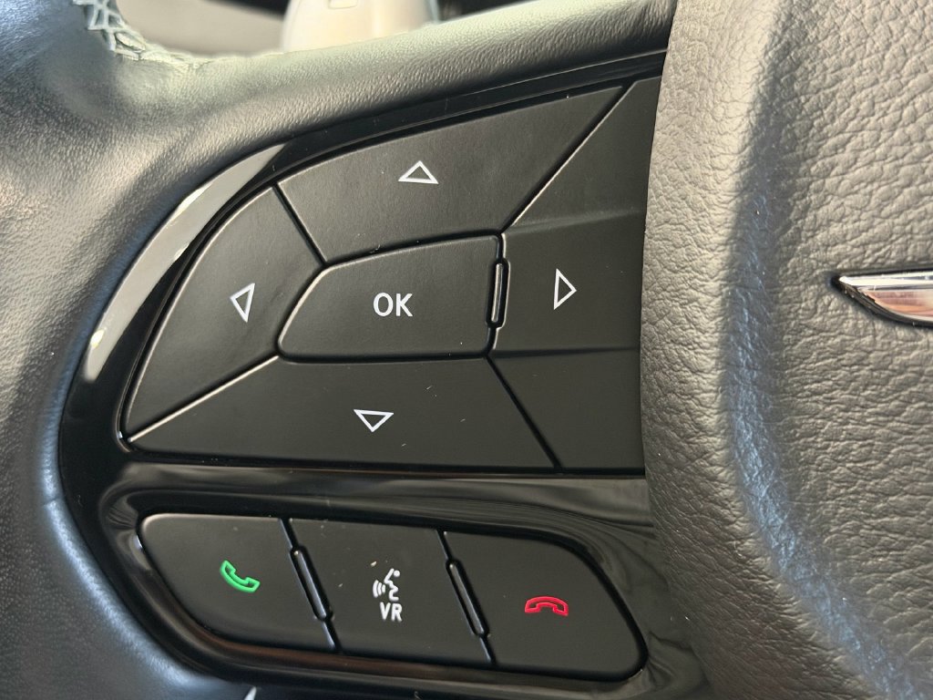 Used 2023 Chrysler 300 C RWD image 29