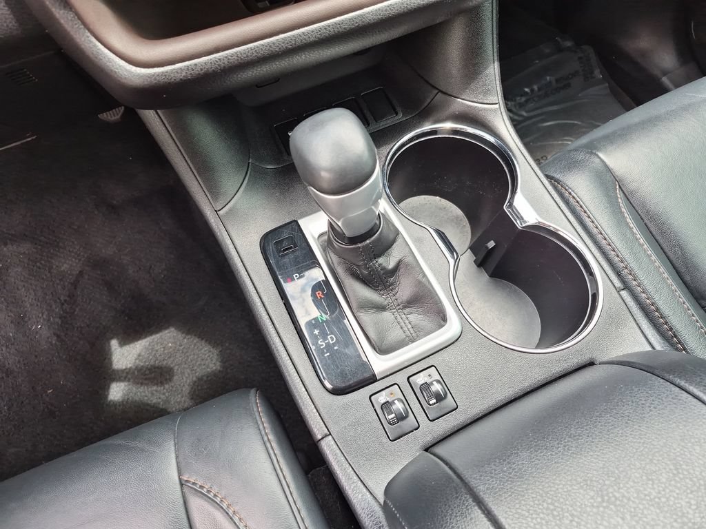 Used 2017 Toyota Highlander XLE FWD image 26