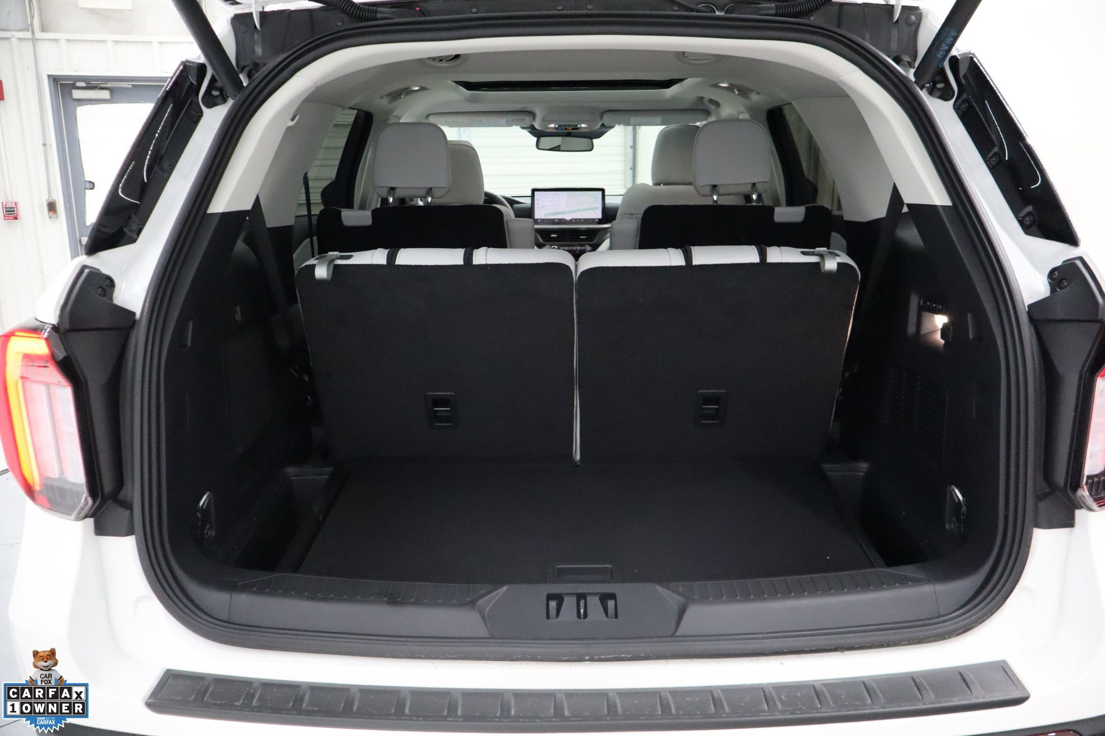 Used 2025 Ford Explorer Platinum w/ Ultimate Package image 28