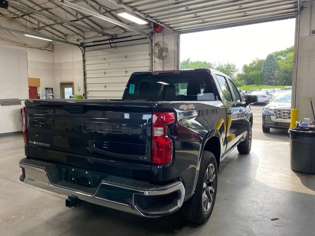 Used 2023 Chevrolet Silverado 1500 LT AWD/4WD image 4