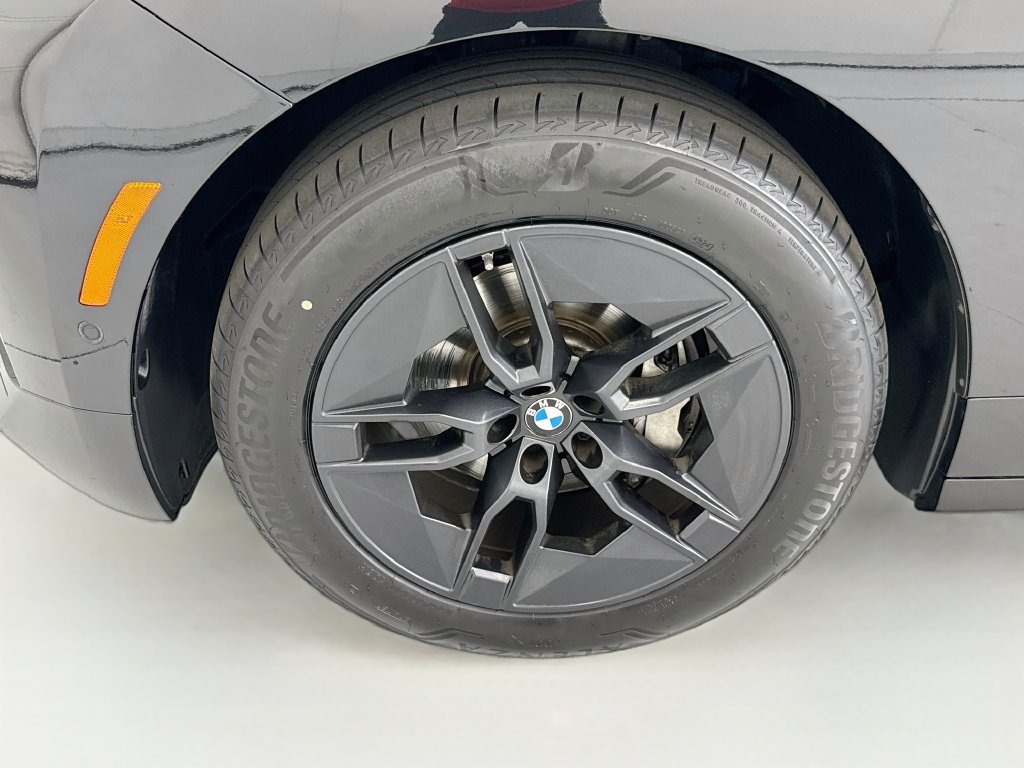 Used 2026 BMW iX xDrive45 w/ Premium Package AWD/4WD image 28