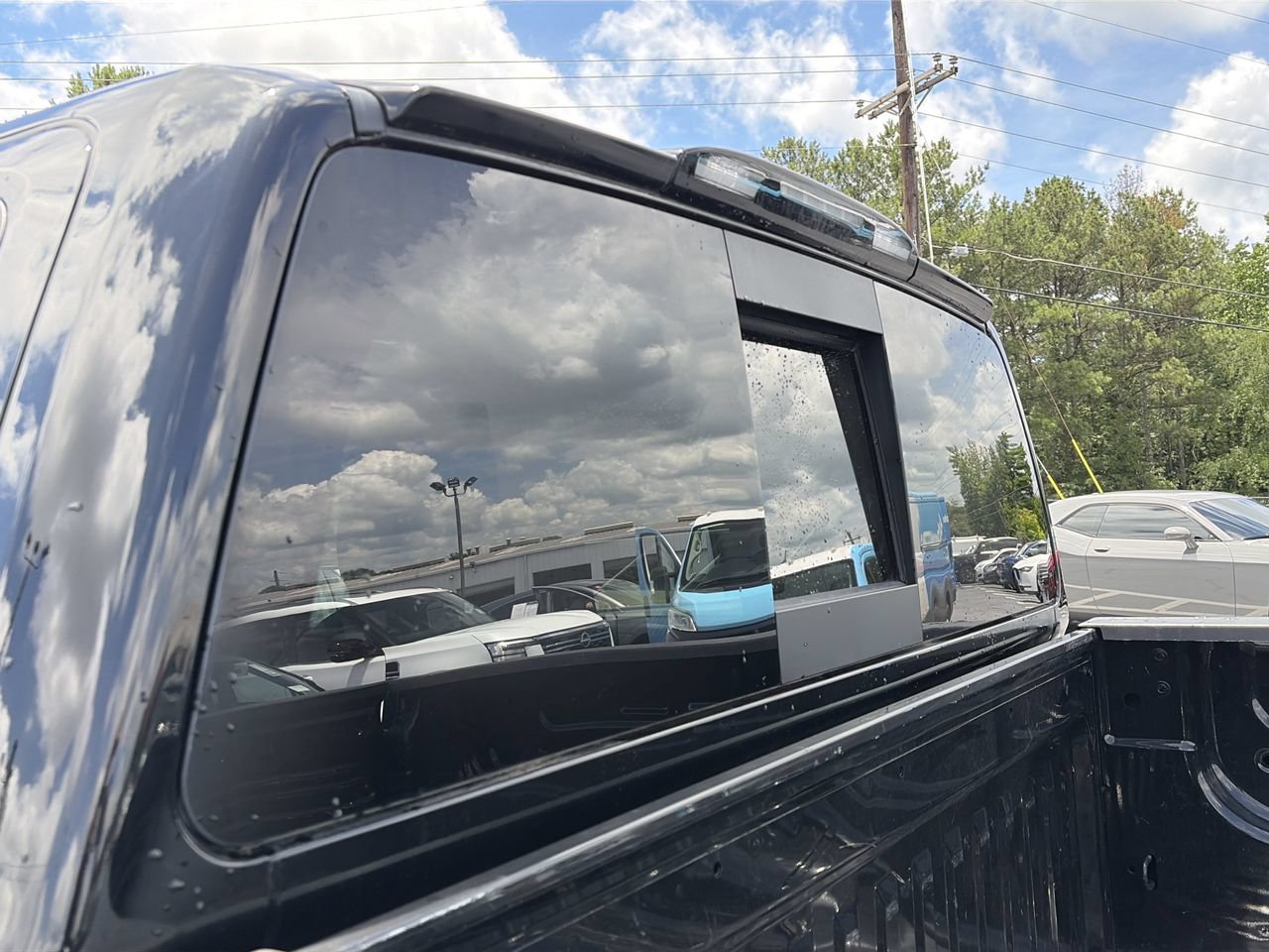 Certified 2024 Nissan Titan SV w/ SV Convenience Package AWD/4WD image 10