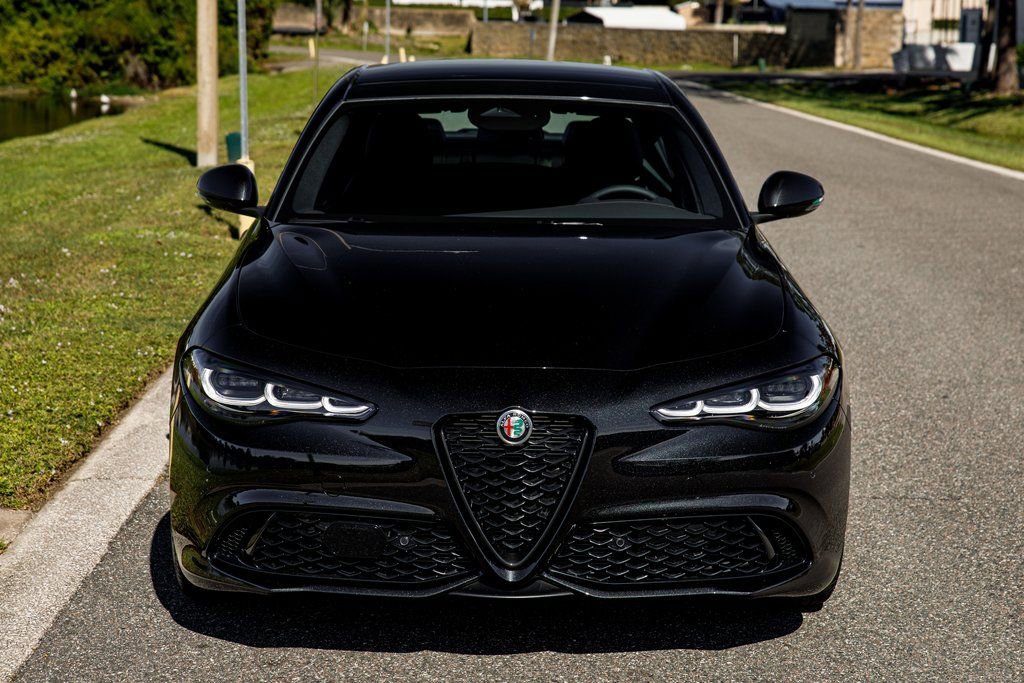 New 2025 Alfa Romeo Giulia AWD w/ Driving Assist Package image 8