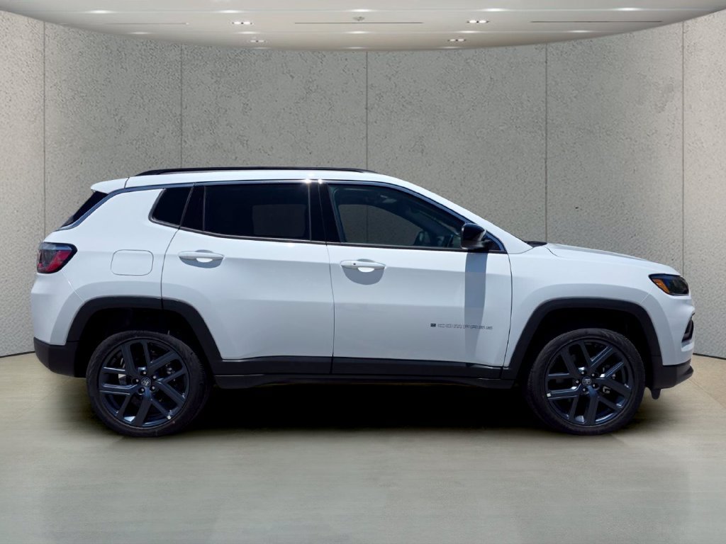 New 2026 Jeep Compass Latitude AWD/4WD image 3