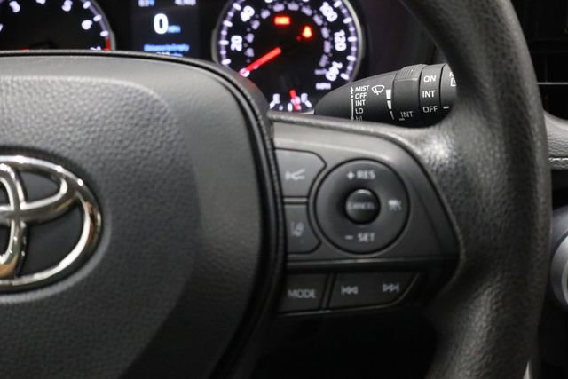 Used 2022 Toyota RAV4 XLE AWD/4WD image 26