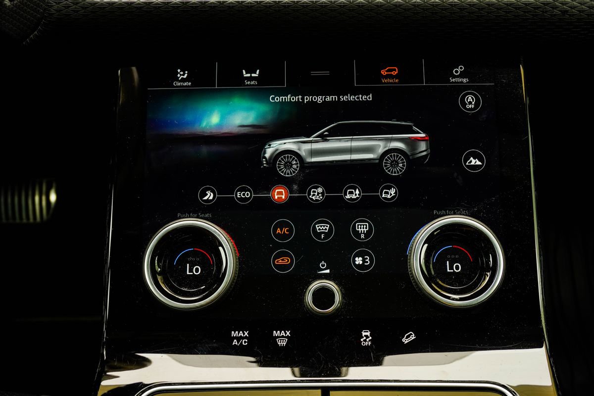 Used 2020 Land Rover Range Rover Velar R-Dynamic S image 21