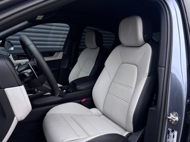 New 2026 Porsche Cayenne Coupe AWD/4WD image 5