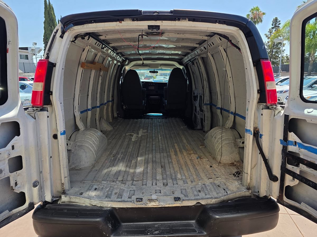 Used 2014 Chevrolet Express 2500 Extended RWD image 16