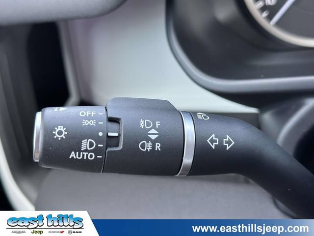 Used 2023 Land Rover Defender 130 SE AWD/4WD image 38