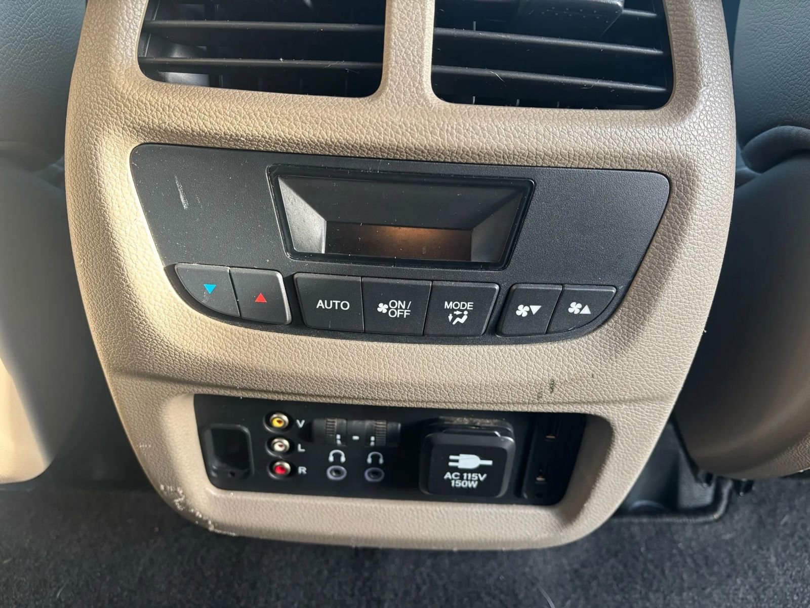 Used 2018 Honda Pilot Touring image 19