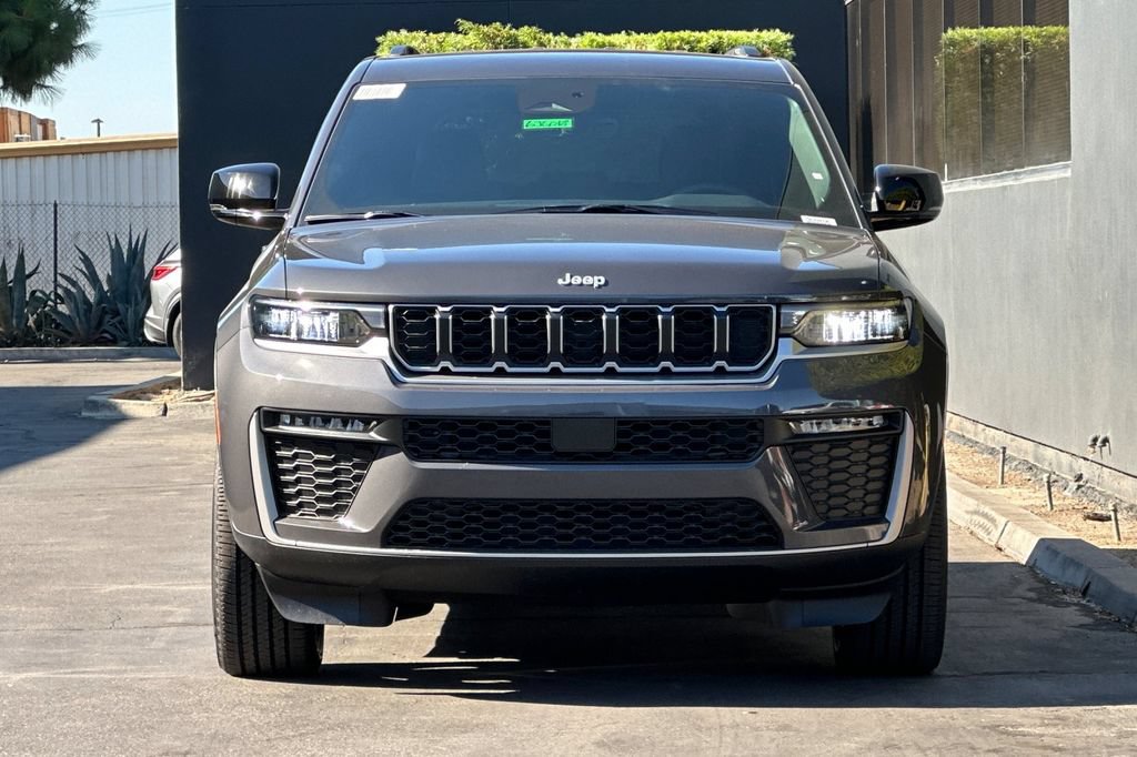New 2026 Jeep Grand Cherokee Limited AWD/4WD image 9
