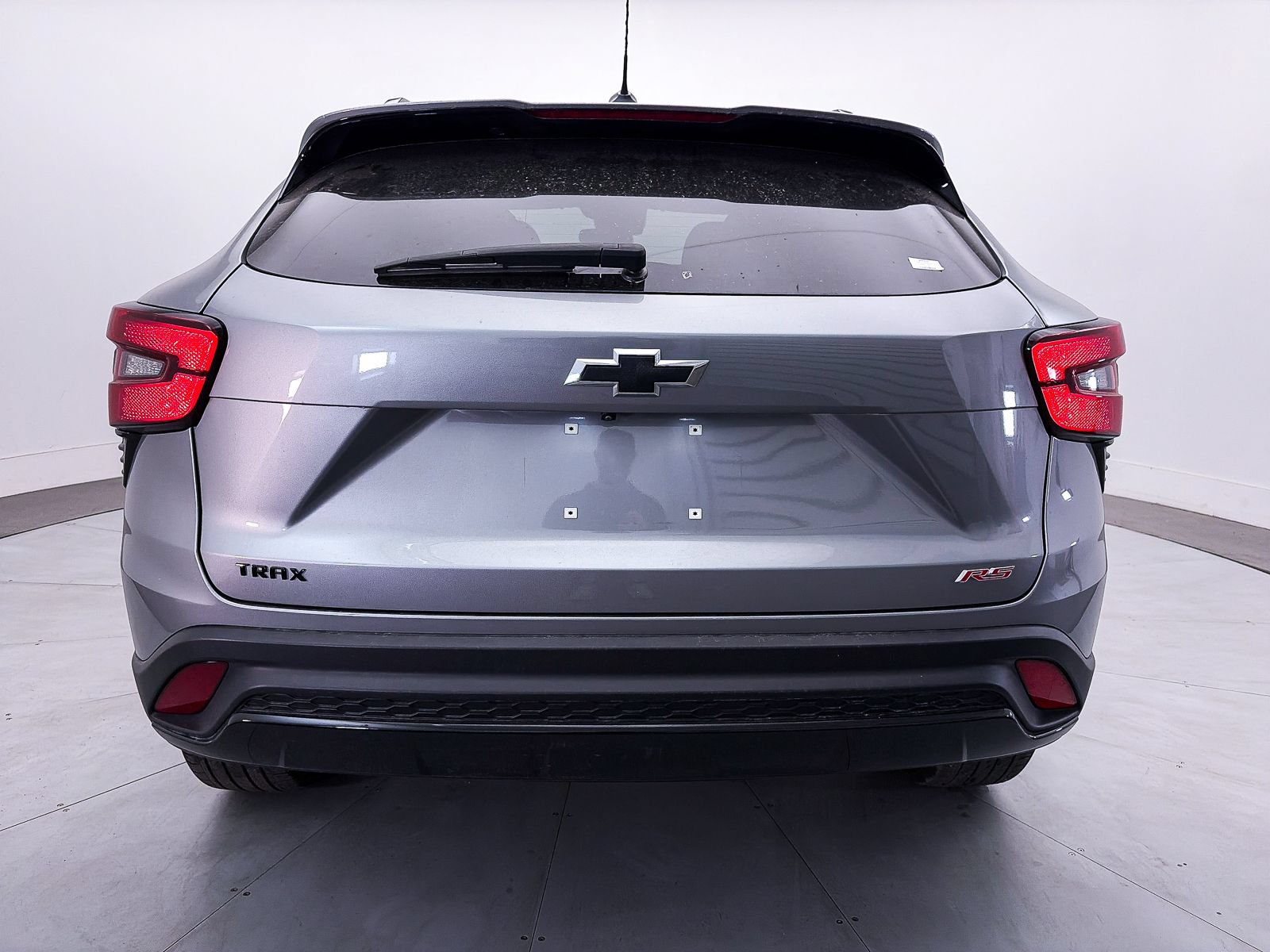 Used 2024 Chevrolet Trax RS w/ Sunroof Package FWD image 13
