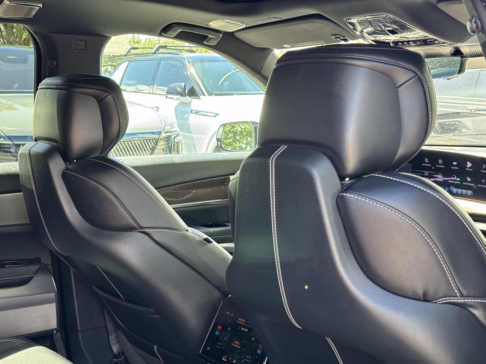 Used 2026 Cadillac Vistiq Premium Luxury w/ LPO, Floor Liner Package AWD/4WD image 26
